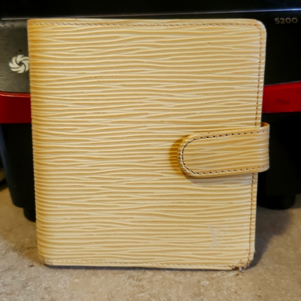 Louis Vuitton Epi wallet